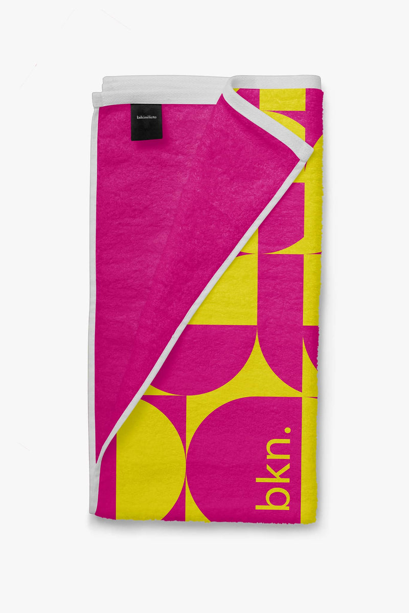 Beach-Towel-Lazy-Sunday-Pink-Bikinilista