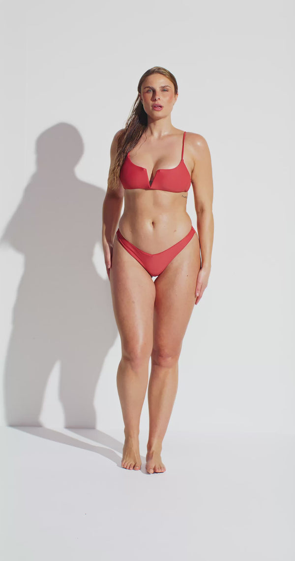 BELO HORIZONTE BALCONETTE BIKINI - Crimson Red - video
